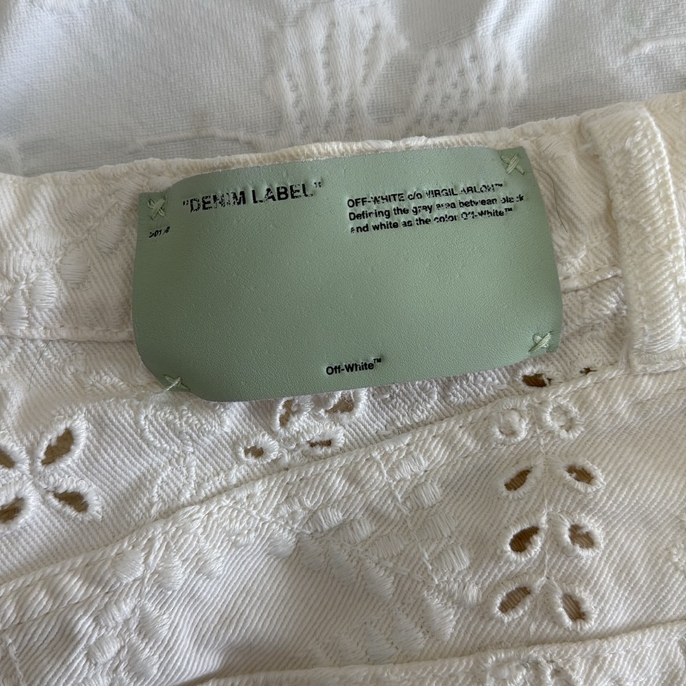 Off-White Women's Eyelet Jean Shorts white - Picture 3 of 6